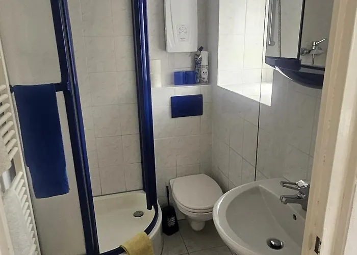 - Altlockwitz شقة